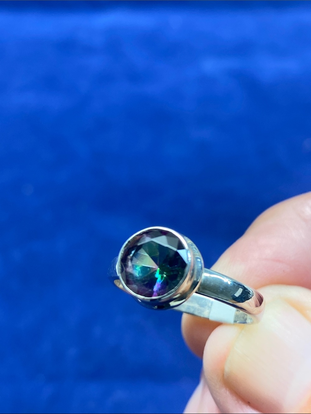 Sterling Silver Mystic Topaz Round Solitaire Ring - Green/Purple Size 8
